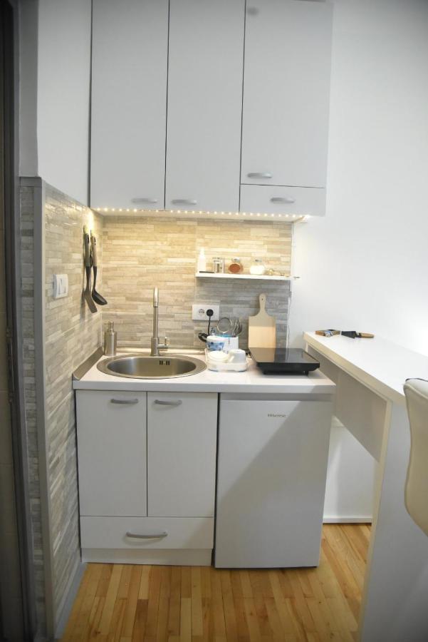 Dekart 2 Apartment Ni Esterno foto