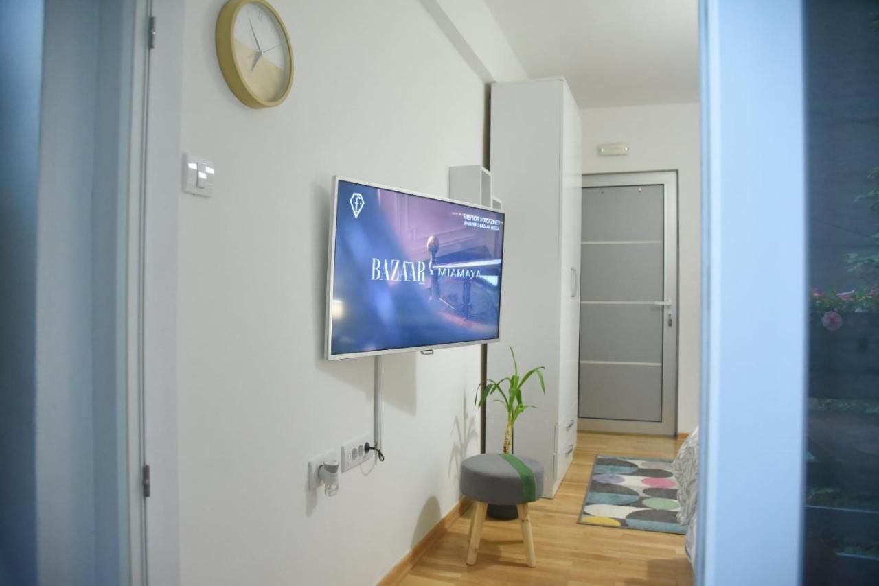 Dekart 2 Apartment Ni Esterno foto