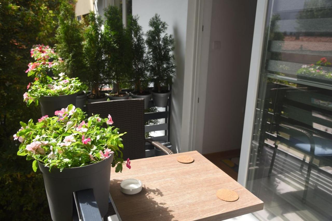 Dekart 2 Apartment Ni Esterno foto
